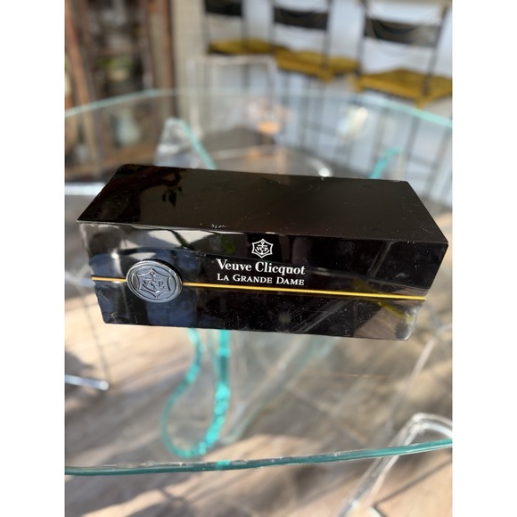 RARE Veuve Clicquot La Grande Dame Black Lacquer Presentation Box Cloud 9 Aspen